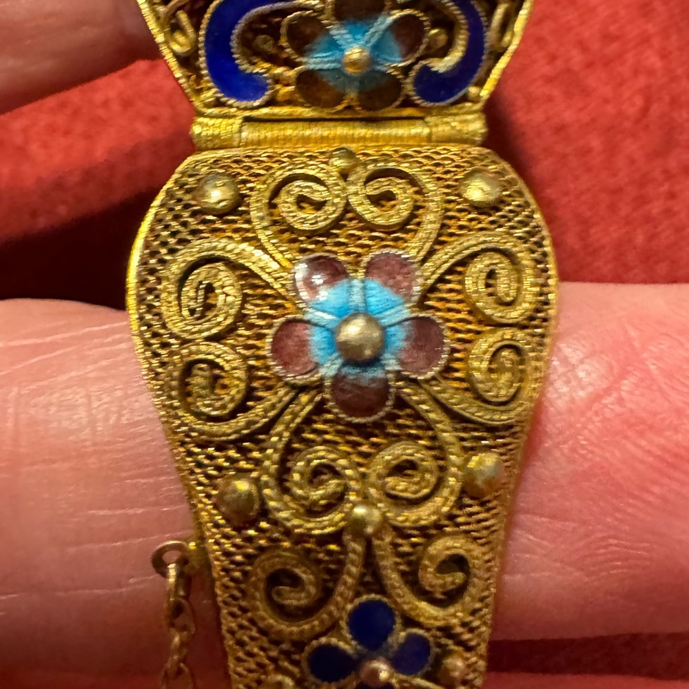 Early 19 century Chinese export piece. Filigree silver enamel and coral. - Picture 6 of 17